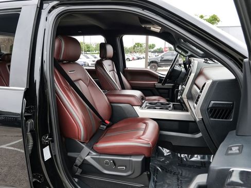 Used 2022 Ford F350 Platinum w/ FX4 Off-Road Package AWD/4WD image 38