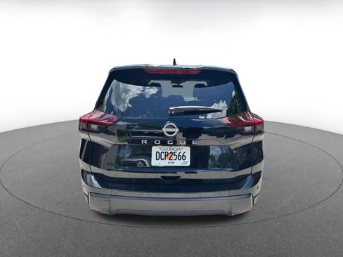 Used 2025 Nissan Rogue SV FWD image 16