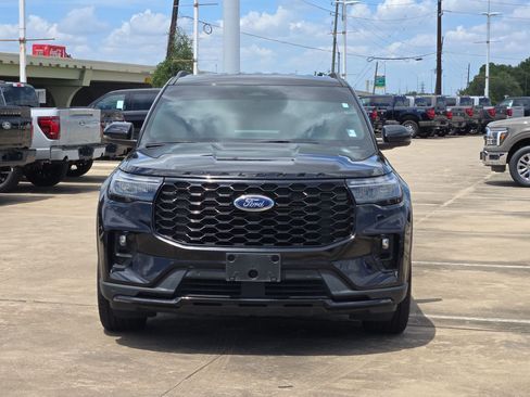 Used 2025 Ford Explorer ST-Line w/ Premium Package RWD image 11