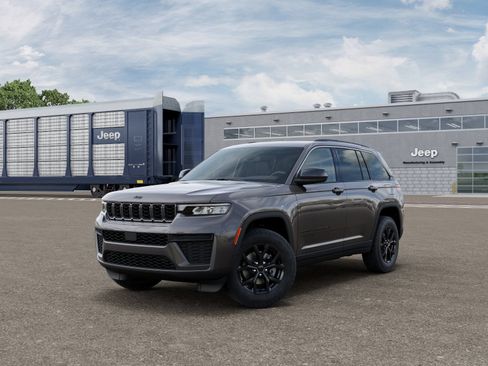 New 2026 Jeep Grand Cherokee Altitude AWD/4WD image 1