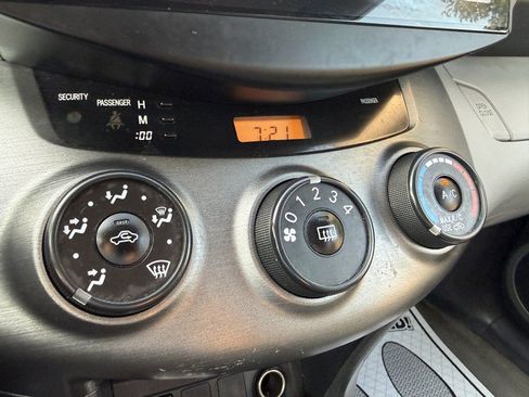 Used 2012 Toyota RAV4 4WD w/ Value Pkg image 25