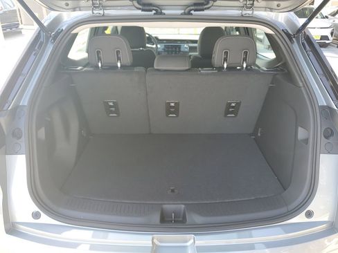 Used 2027 Chevrolet Bolt LT w/ Comfort Package FWD image 9