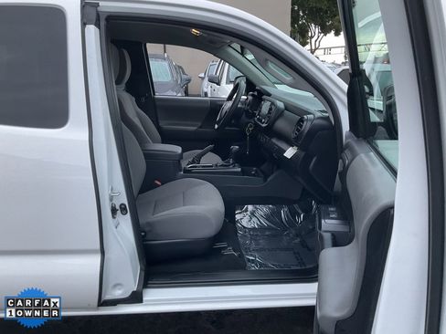 Used 2022 Toyota Tacoma SR image 38