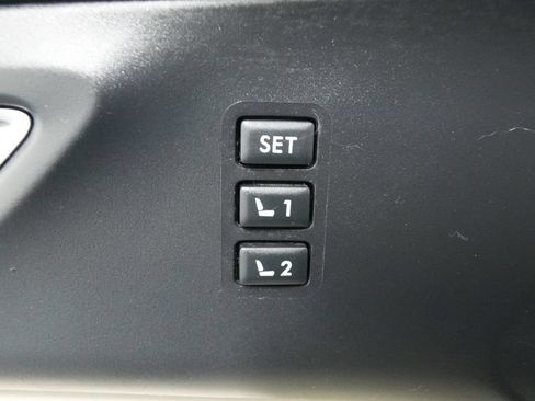 Used 2019 Subaru Ascent Limited w/ Popular Package #3 AWD/4WD image 18