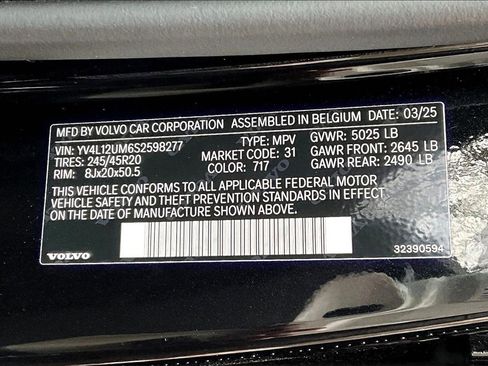 New 2025 Volvo XC40 B5 Ultra w/ Climate Package image 8