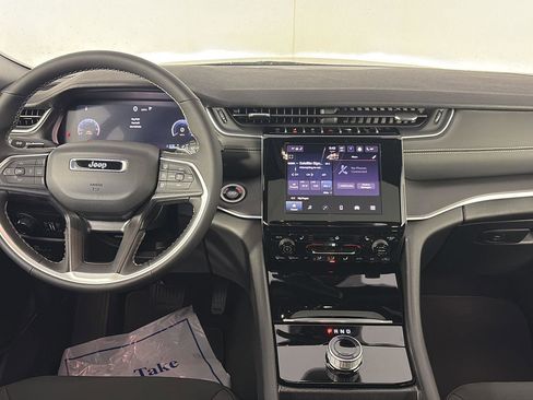 New 2026 Jeep Grand Cherokee L 4WD image 9