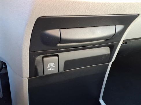 Used 2018 Honda Odyssey LX image 23