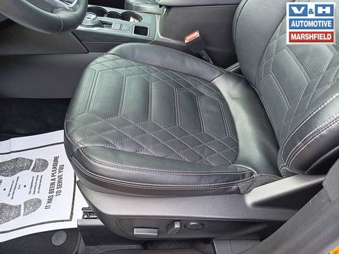 Used 2023 Ford Escape Platinum w/ Premium Technology Package AWD/4WD image 20