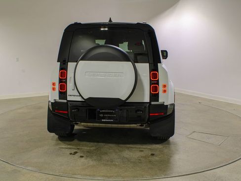 Used 2025 Land Rover Defender 90 X-Dynamic SE AWD/4WD image 4