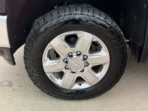 Used 2020 Chevrolet Silverado 2500 LTZ w/ LTZ Premium Package AWD/4WD image 15