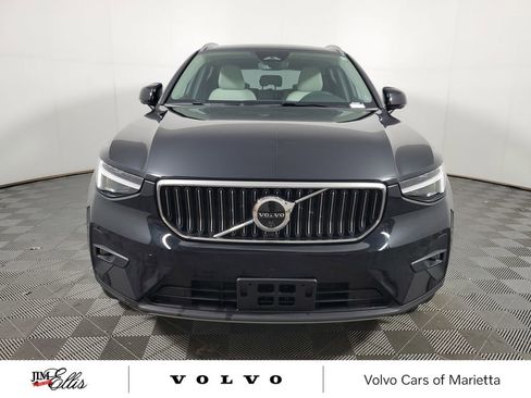 Used 2025 Volvo XC40 B5 Plus image 2