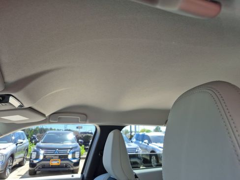 New 2026 Mitsubishi Outlander SE image 51