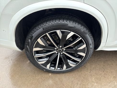 Certified 2023 Volvo XC90 B6 Ultimate w/ Protection Package Premier image 15