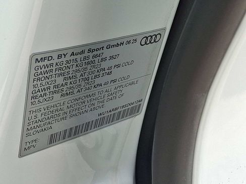 New 2025 Audi RS Q8 performance image 15