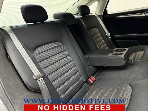 Used 2016 Ford Fusion SE image 18