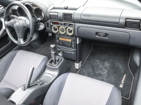 Used 2001 Toyota MR2 image 19