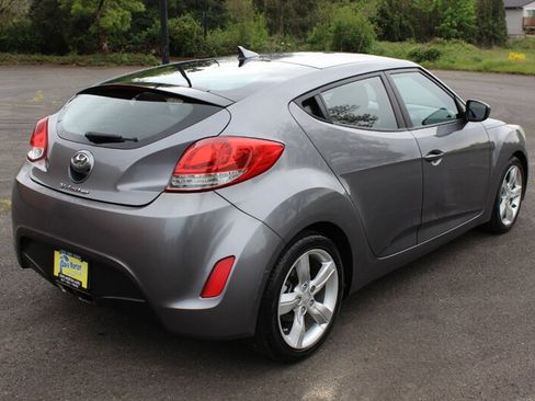 Used 2012 Hyundai Veloster FWD image 4