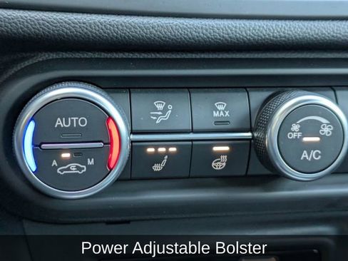 Used 2025 Alfa Romeo Giulia AWD w/ Veloce Package AWD image 26