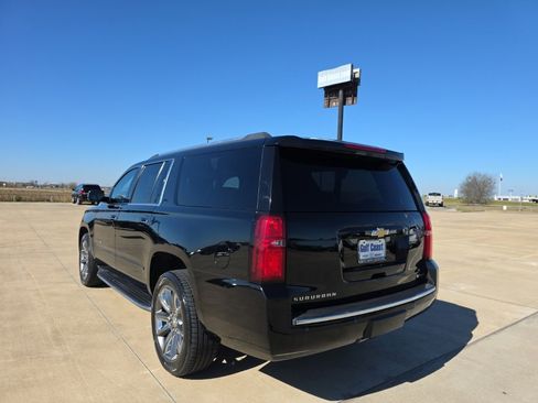 Used 2018 Chevrolet Suburban Premier image 4