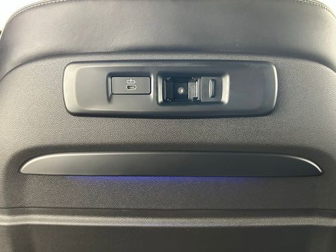 Used 2022 BMW X5 M50i w/ Executive Package image 36