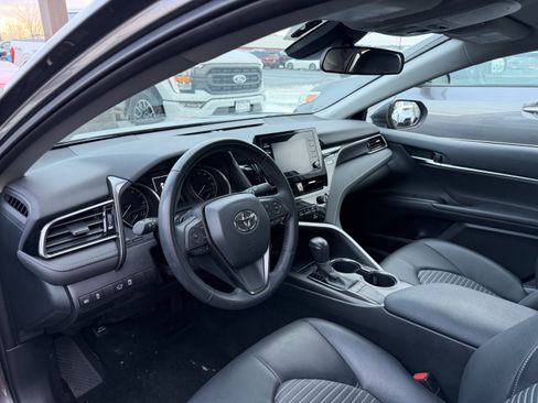 Used 2022 Toyota Camry SE w/ Carpet Mat Package (TMS) image 8
