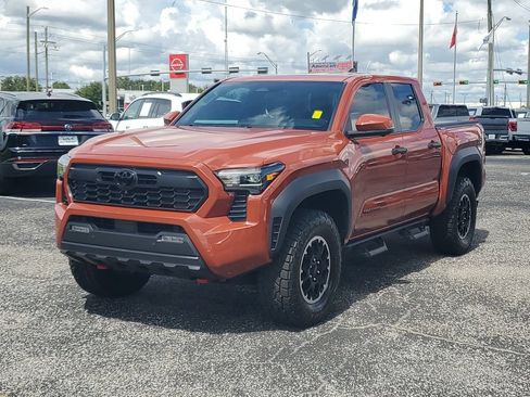 Used 2025 Toyota Tacoma TRD Off-Road w/ TRD Off Road Premium Package AWD/4WD image 2