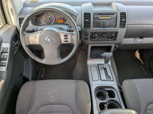 Used 2012 Nissan Pathfinder S image 6