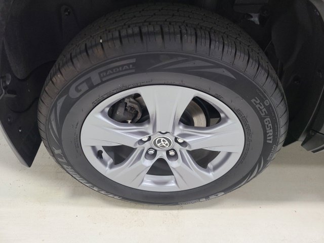 Used 2022 Toyota RAV4 XLE w/ Convenience Package AWD/4WD image 39