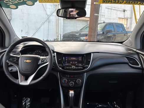 Used 2022 Chevrolet Trax LT w/ Driver Confidence Package image 24