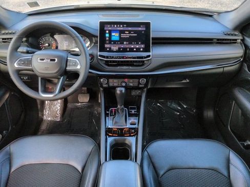Used 2025 Jeep Compass Latitude w/ Altitude Special Edition AWD/4WD image 14