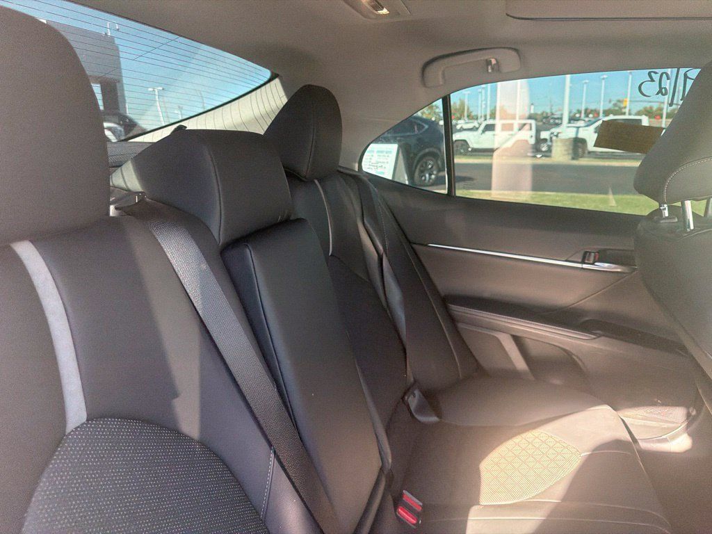 Used 2020 Toyota Camry XSE w/ Navigation Package FWD image 4