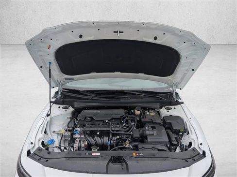 New 2026 Hyundai Elantra SE FWD image 19