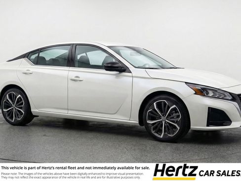 Used 2025 Nissan Altima 2.5 SR image 1