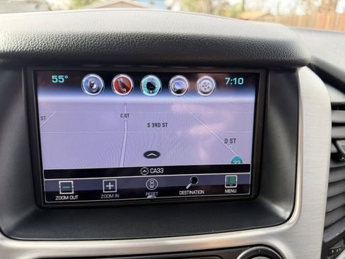 Used 2017 GMC Yukon SLT w/ Premium Edition image 11