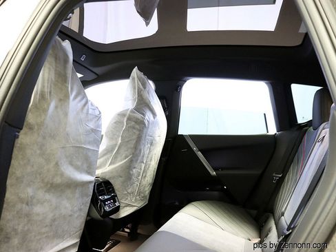 Used 2026 BMW iX xDrive60 image 25