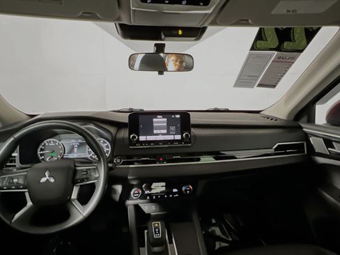 Used 2022 Mitsubishi Outlander ES image 30