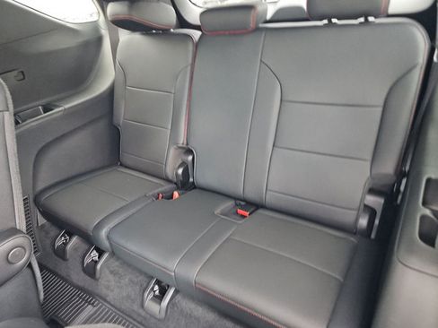 Used 2024 Chevrolet Traverse RS w/ LPO, Floor Liner Package FWD image 20