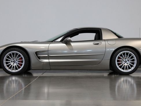 Used 1999 Chevrolet Corvette Coupe w/ Lighting Pkg RWD image 27