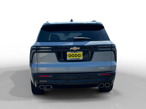 Used 2025 Chevrolet Traverse High Country w/ LPO, Floor Liner Package AWD/4WD image 4