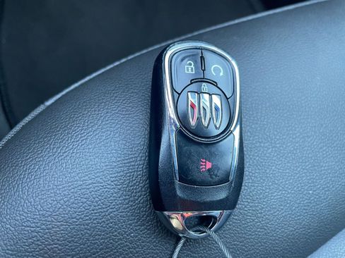 Used 2025 Buick Envista Sport Touring image 22