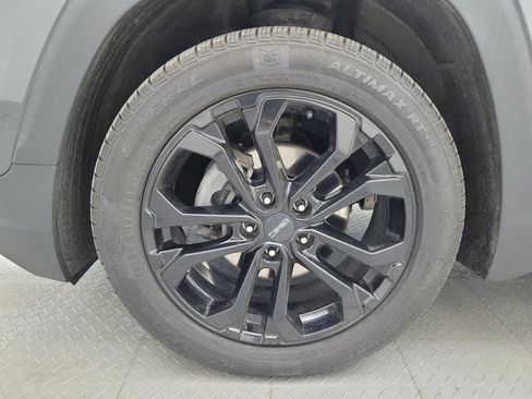 Used 2020 GMC Terrain SLE w/ Driver Convenience Package AWD/4WD image 31