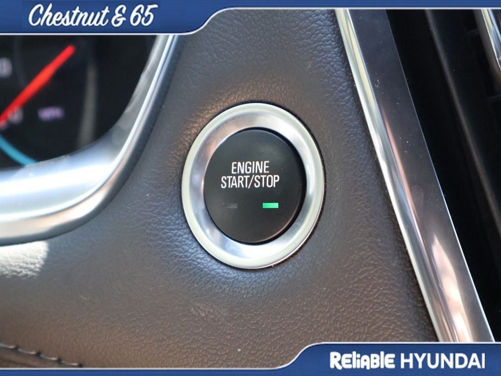 Used 2023 Chevrolet Traverse LT FWD image 34