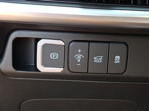 Certified 2025 Hyundai Santa Fe SEL image 23