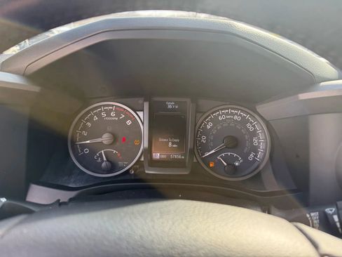 Used 2021 Toyota Tacoma TRD Sport w/ Technology Package image 19