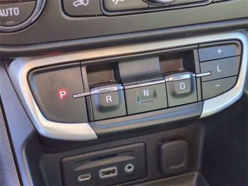 Used 2022 GMC Terrain SLT image 19