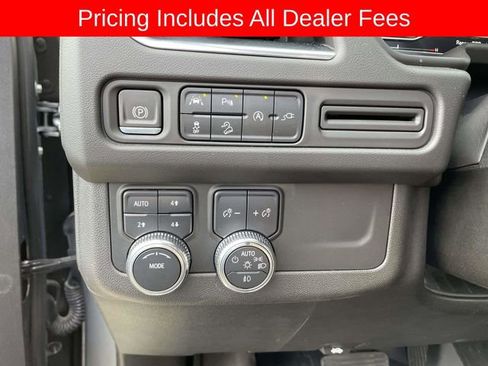 Used 2022 GMC Yukon AT4 AWD/4WD image 23
