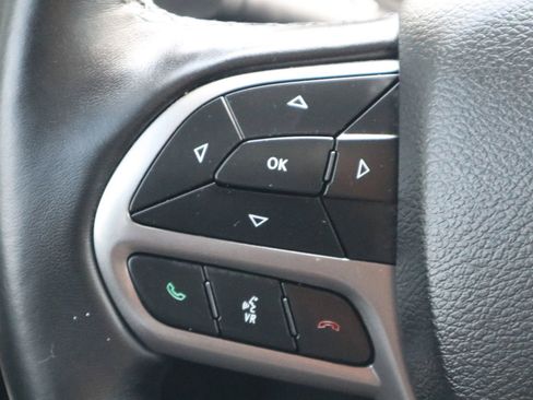 Used 2021 Jeep Cherokee Latitude Lux w/ Sun & Sound Group FWD image 30