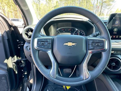 Used 2024 Chevrolet Blazer LT w/ Convenience Package FWD image 18