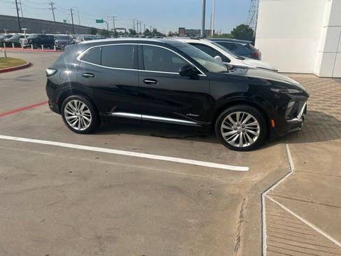 Used 2025 Buick Envision Avenir AWD/4WD image 3