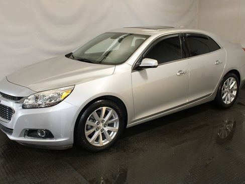 Used 2016 Chevrolet Malibu LTZ image 2